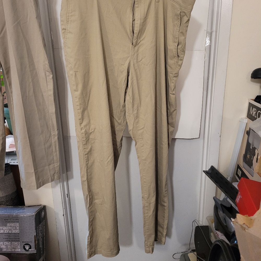 Man's  Chino Pants